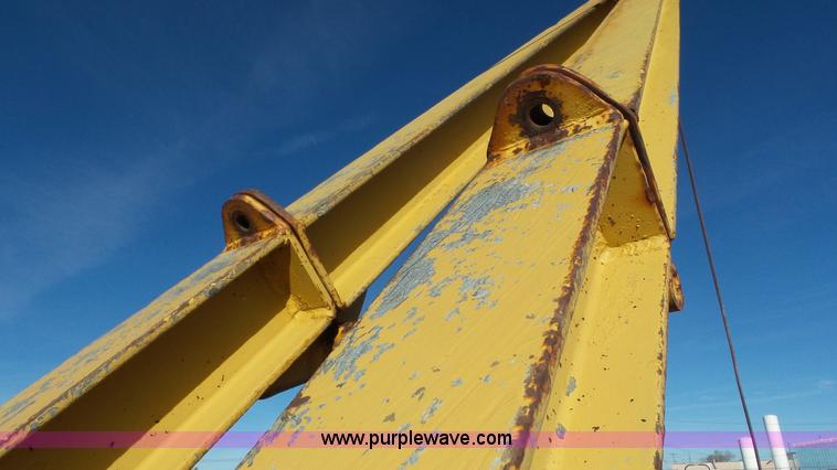 image for item J8259 1984 Fiat-Allis FD5 dozer