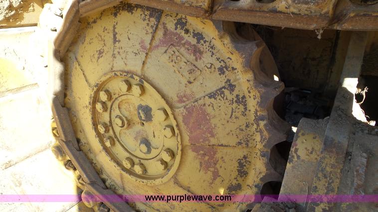 image for item J8259 1984 Fiat-Allis FD5 dozer