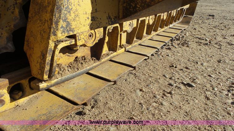 image for item J8259 1984 Fiat-Allis FD5 dozer