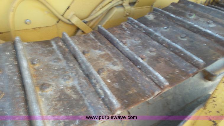 image for item J8259 1984 Fiat-Allis FD5 dozer