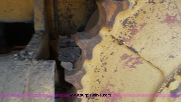 image for item J8259 1984 Fiat-Allis FD5 dozer