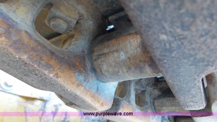 image for item J8259 1984 Fiat-Allis FD5 dozer