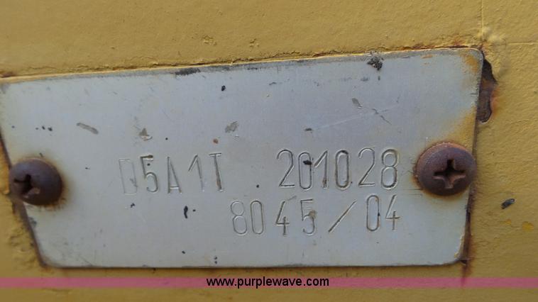 image for item J8259 1984 Fiat-Allis FD5 dozer