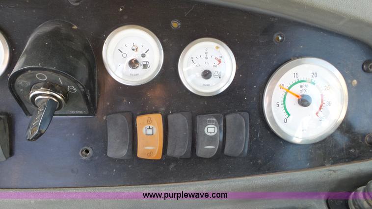 image for item J8260 2001 Caterpillar 420D backhoe