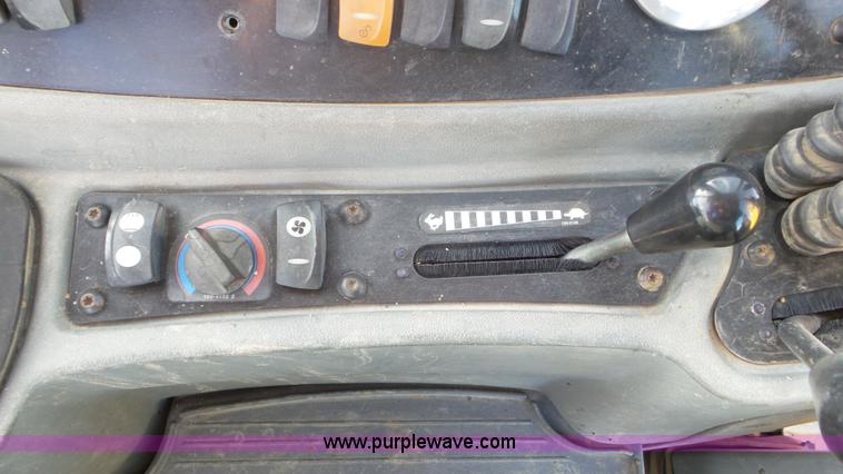 image for item J8260 2001 Caterpillar 420D backhoe