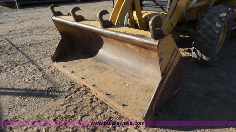 image for item J8260 2001 Caterpillar 420D backhoe