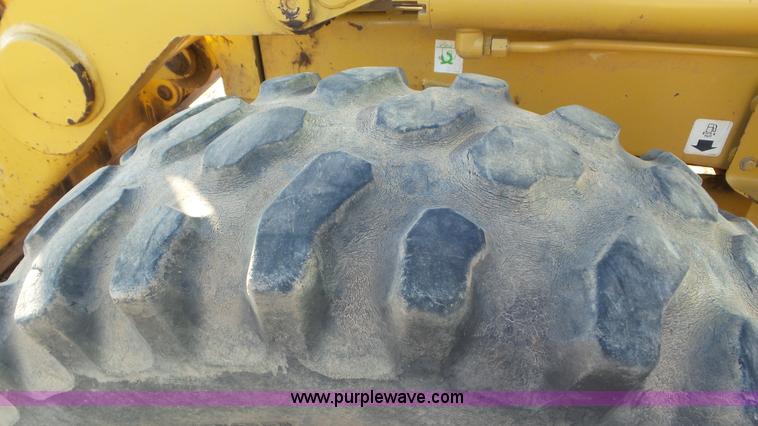 image for item J8260 2001 Caterpillar 420D backhoe