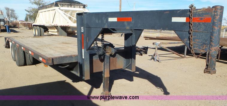 image for item J8262 1993 J-Rod 96-25TDG equipment trailer