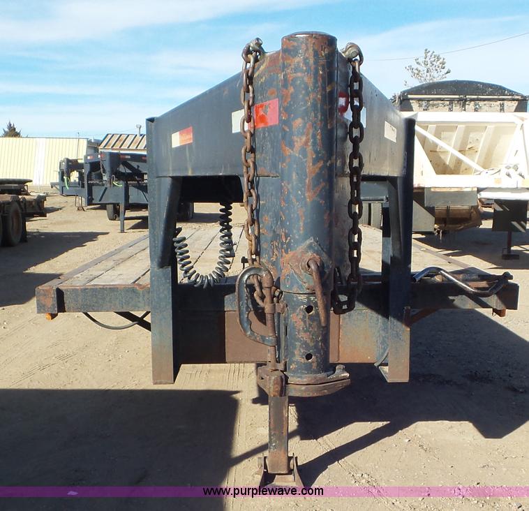 image for item J8262 1993 J-Rod 96-25TDG equipment trailer