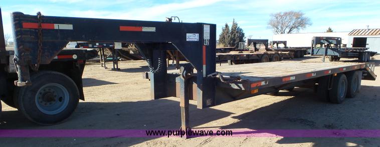 image for item J8262 1993 J-Rod 96-25TDG equipment trailer