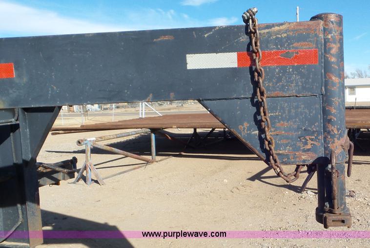 image for item J8262 1993 J-Rod 96-25TDG equipment trailer