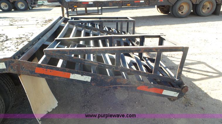 image for item J8262 1993 J-Rod 96-25TDG equipment trailer