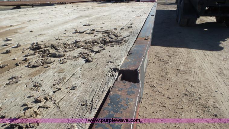 image for item J8262 1993 J-Rod 96-25TDG equipment trailer