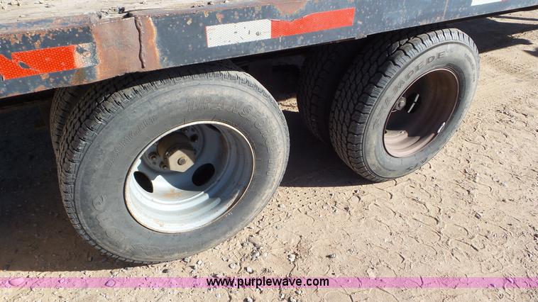 image for item J8262 1993 J-Rod 96-25TDG equipment trailer