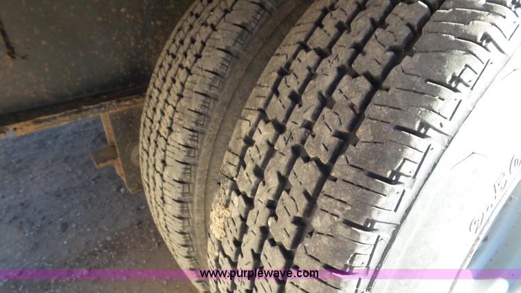 image for item J8262 1993 J-Rod 96-25TDG equipment trailer