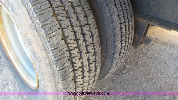 image for item J8262 1993 J-Rod 96-25TDG equipment trailer