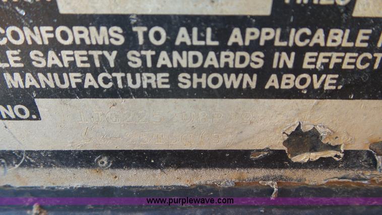 image for item J8262 1993 J-Rod 96-25TDG equipment trailer