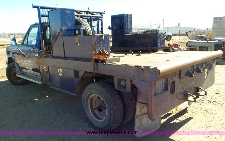 image for item K6976 1996 Ford F450 Super Duty flatbed truck