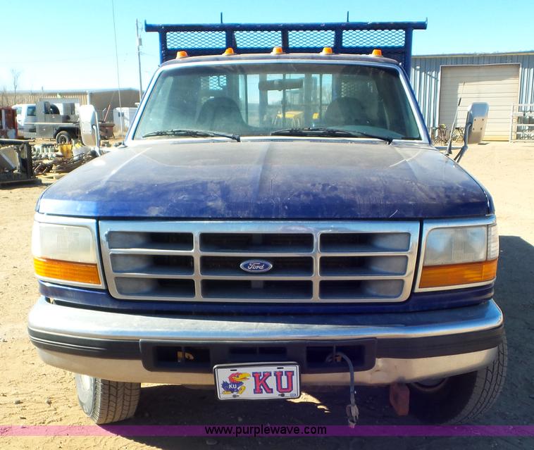 image for item K6976 1996 Ford F450 Super Duty flatbed truck