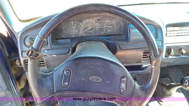 image for item K6976 1996 Ford F450 Super Duty flatbed truck