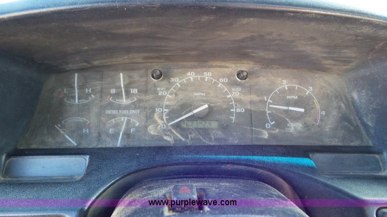 image for item K6976 1996 Ford F450 Super Duty flatbed truck