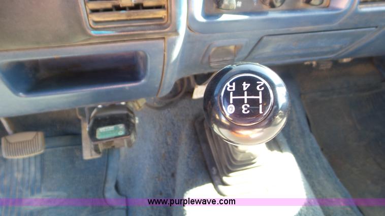 image for item K6976 1996 Ford F450 Super Duty flatbed truck