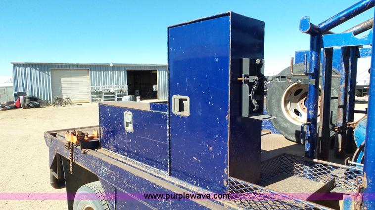 image for item K6976 1996 Ford F450 Super Duty flatbed truck