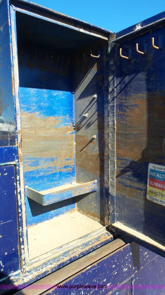 image for item K6976 1996 Ford F450 Super Duty flatbed truck