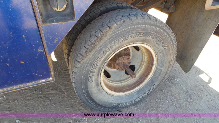 image for item K6976 1996 Ford F450 Super Duty flatbed truck