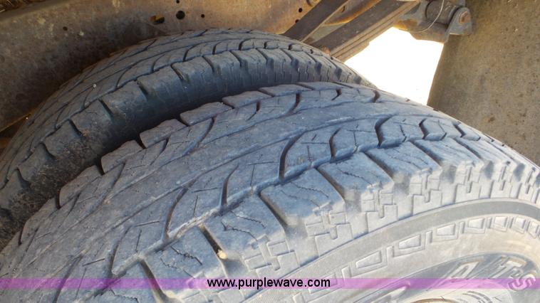 image for item K6976 1996 Ford F450 Super Duty flatbed truck