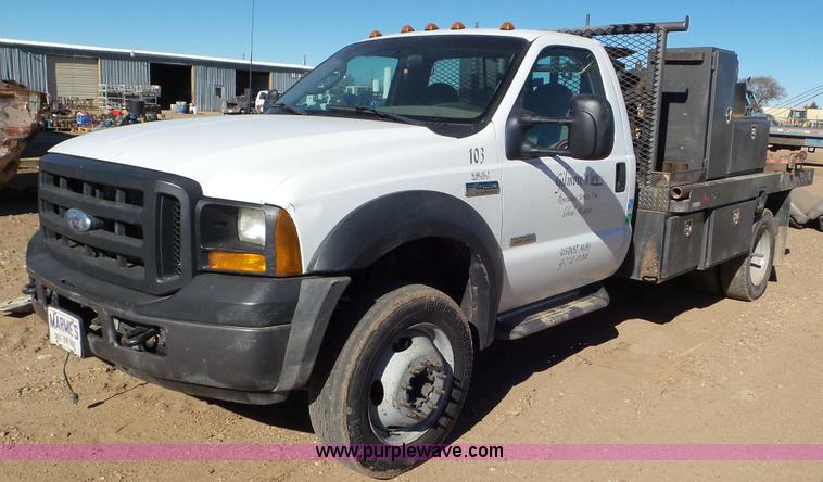 image for item K6978 2007 Ford F450 Super Duty flatbed truck