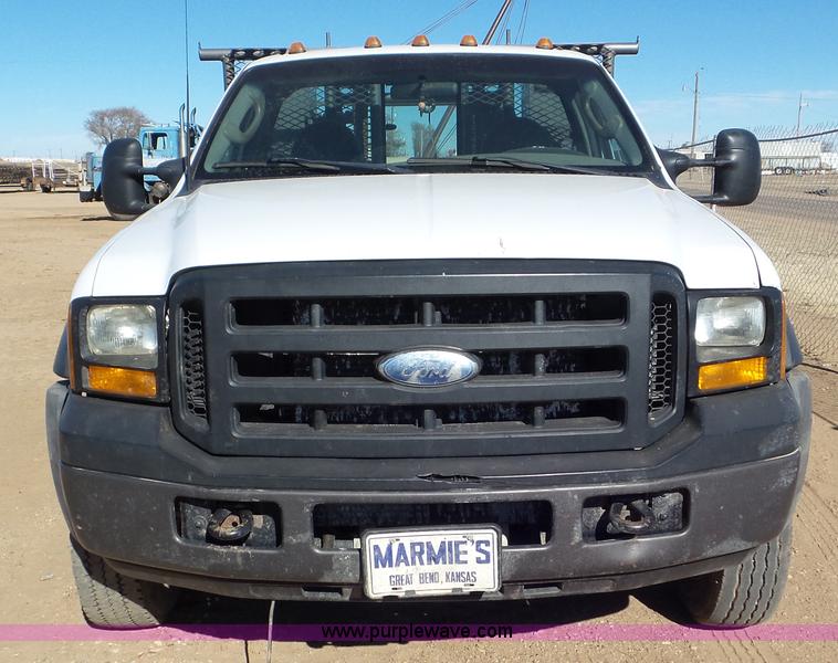 image for item K6978 2007 Ford F450 Super Duty flatbed truck