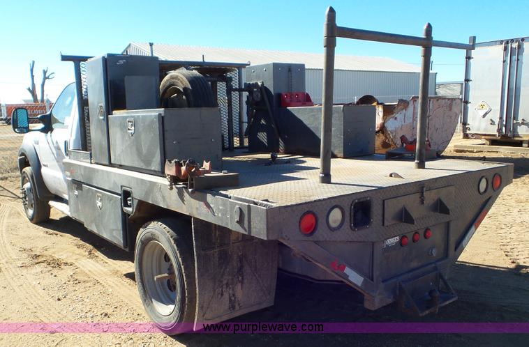 image for item K6978 2007 Ford F450 Super Duty flatbed truck