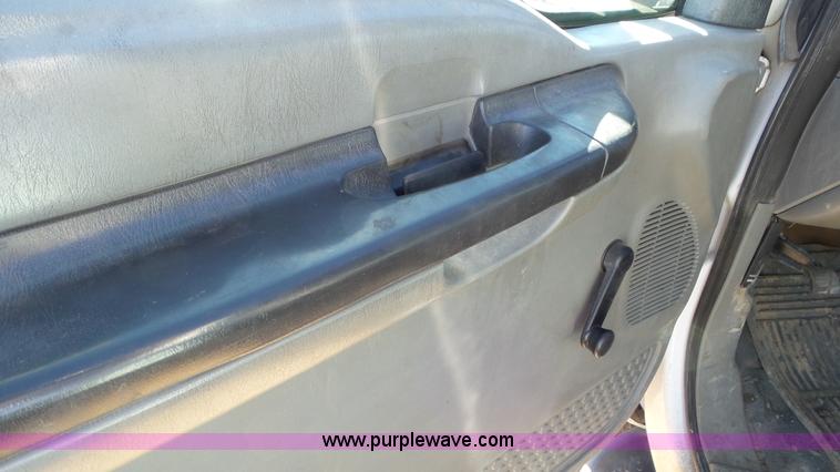 image for item K6978 2007 Ford F450 Super Duty flatbed truck