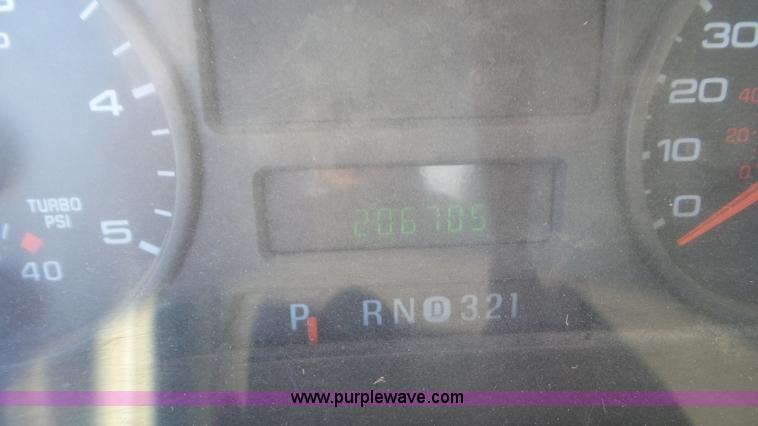 image for item K6978 2007 Ford F450 Super Duty flatbed truck