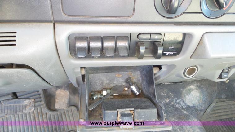 image for item K6978 2007 Ford F450 Super Duty flatbed truck