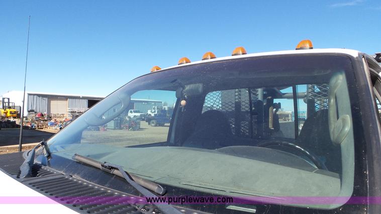 image for item K6978 2007 Ford F450 Super Duty flatbed truck