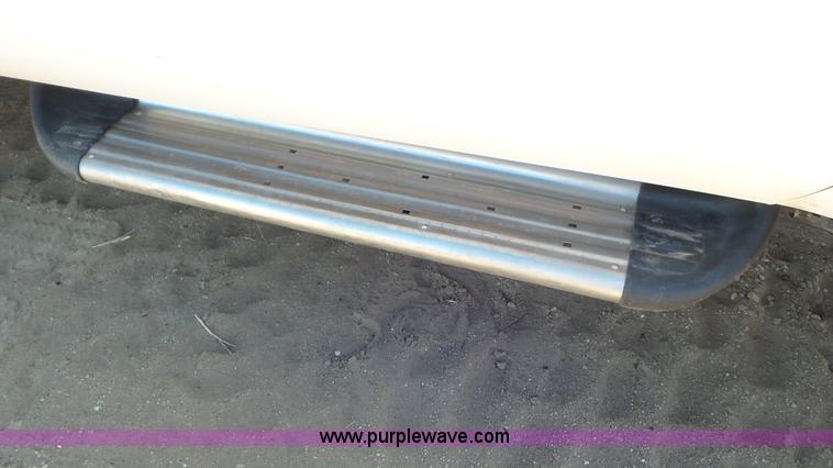 image for item K6978 2007 Ford F450 Super Duty flatbed truck