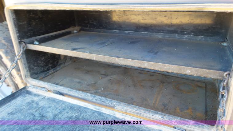 image for item K6978 2007 Ford F450 Super Duty flatbed truck