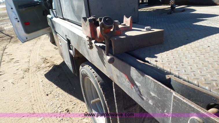 image for item K6978 2007 Ford F450 Super Duty flatbed truck