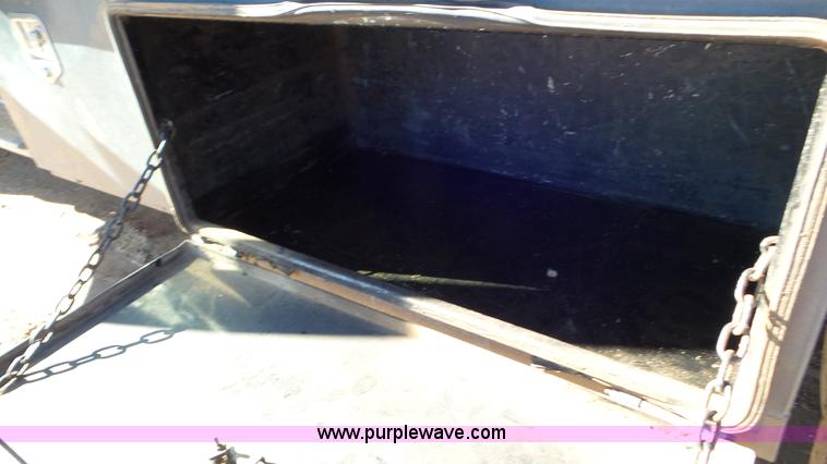 image for item K6978 2007 Ford F450 Super Duty flatbed truck