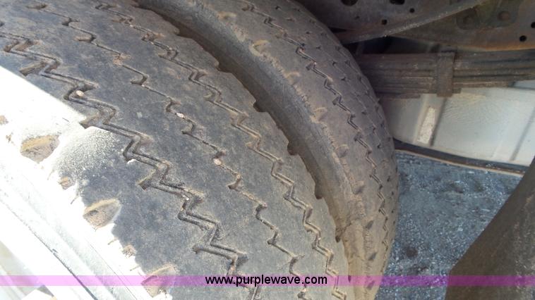 image for item K6978 2007 Ford F450 Super Duty flatbed truck