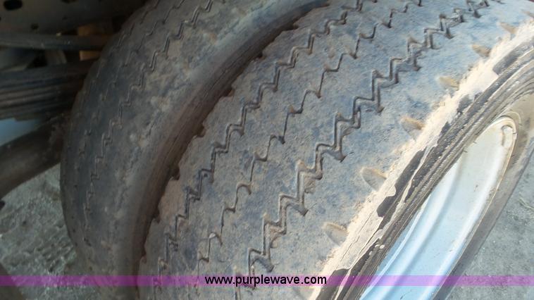 image for item K6978 2007 Ford F450 Super Duty flatbed truck