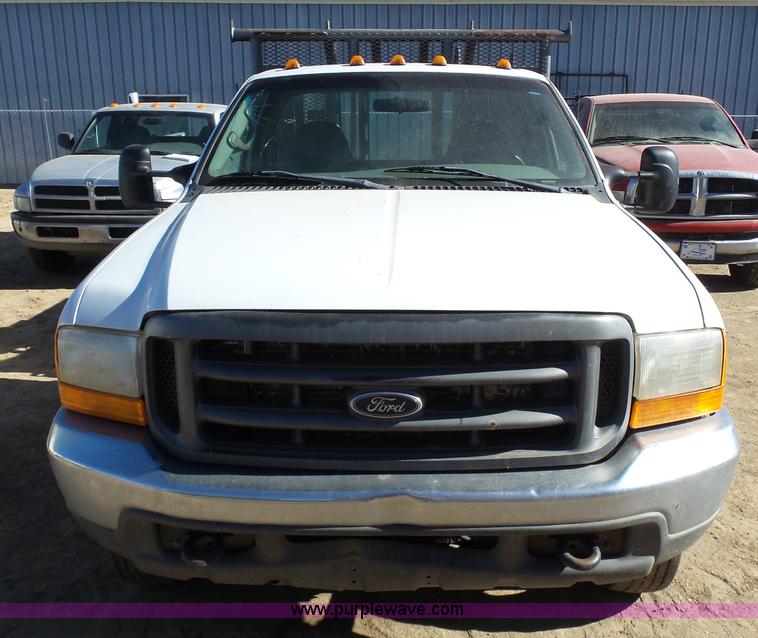 image for item K6994 2000 Ford F550 Super Duty flatbed truck