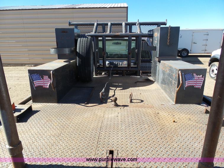 image for item K6994 2000 Ford F550 Super Duty flatbed truck