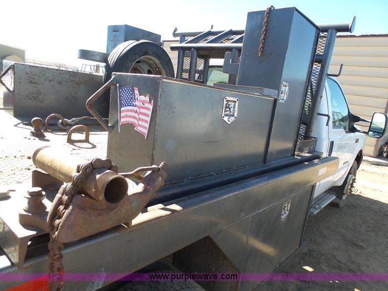 image for item K6994 2000 Ford F550 Super Duty flatbed truck