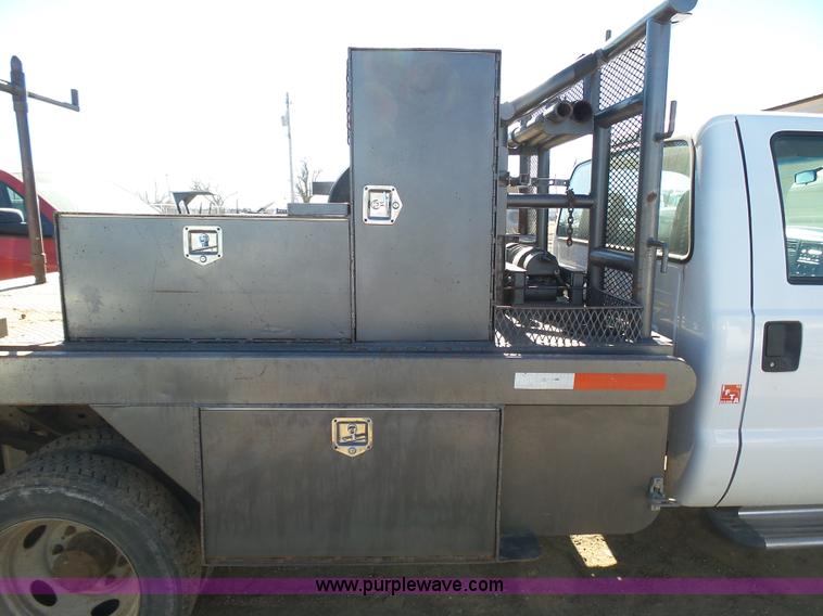 image for item K6994 2000 Ford F550 Super Duty flatbed truck