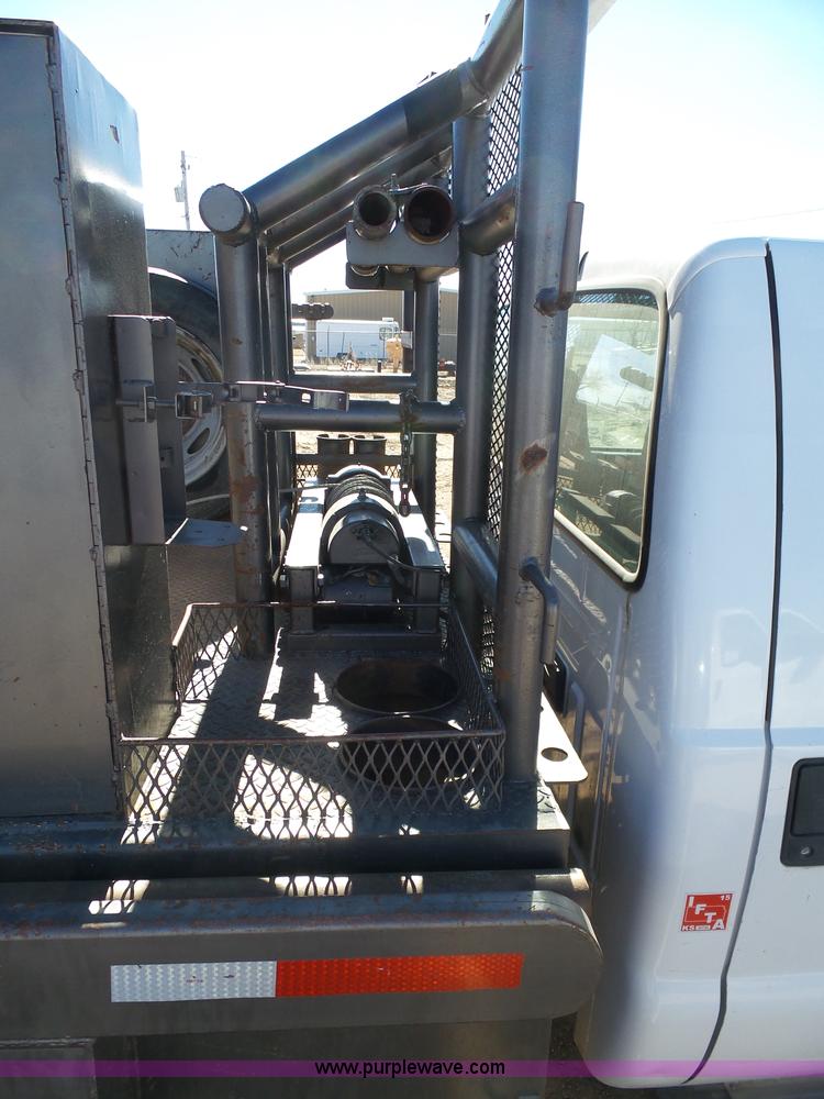 image for item K6994 2000 Ford F550 Super Duty flatbed truck