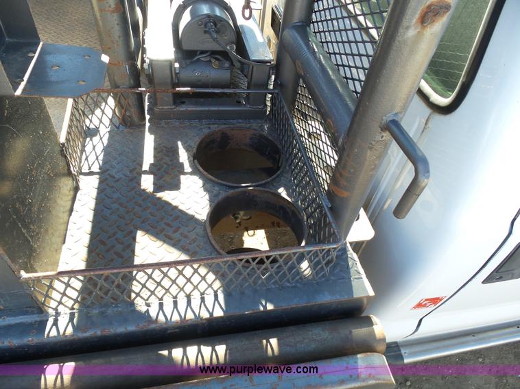 image for item K6994 2000 Ford F550 Super Duty flatbed truck