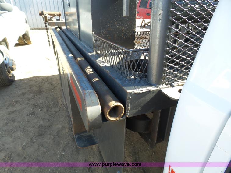 image for item K6994 2000 Ford F550 Super Duty flatbed truck